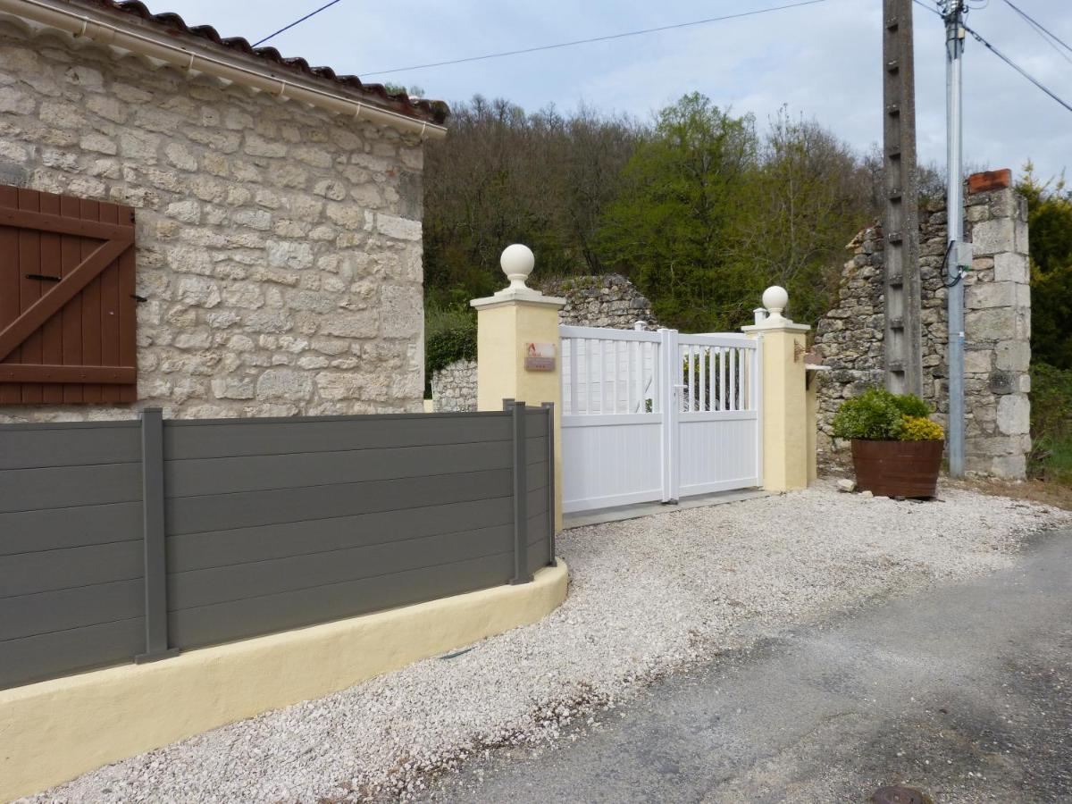 D'Est En Ouest Vila Montcuq Exterior foto